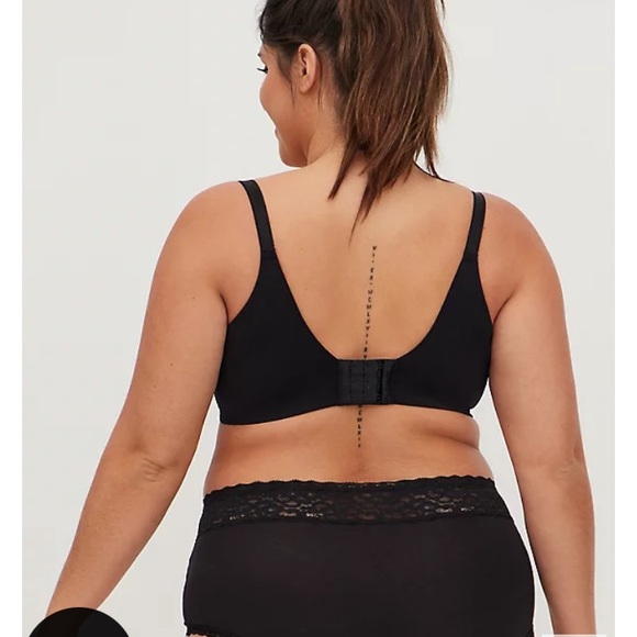 TORRID Curve Body Black Lightly Lined T-shirt Bra Size 50B - Picture 4 of 16